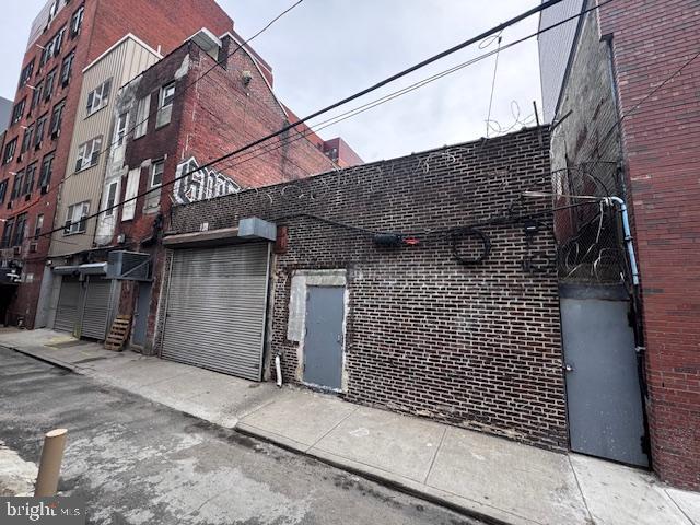 1235-- 37 Vine St Property Photo 3