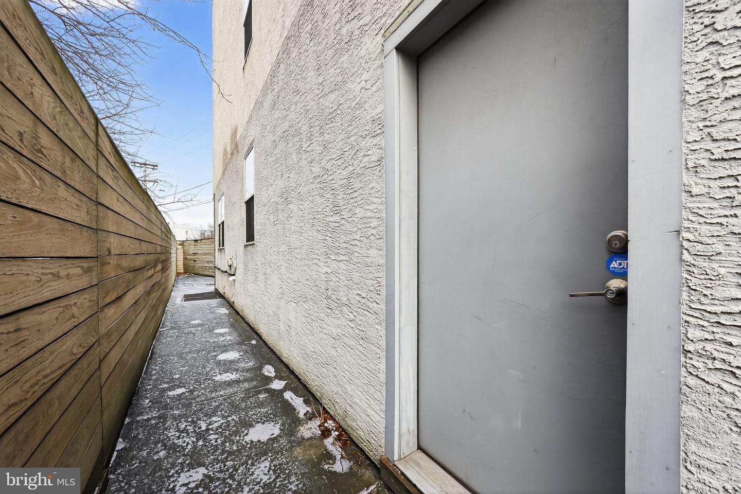 920 N Front St Property Photo 11