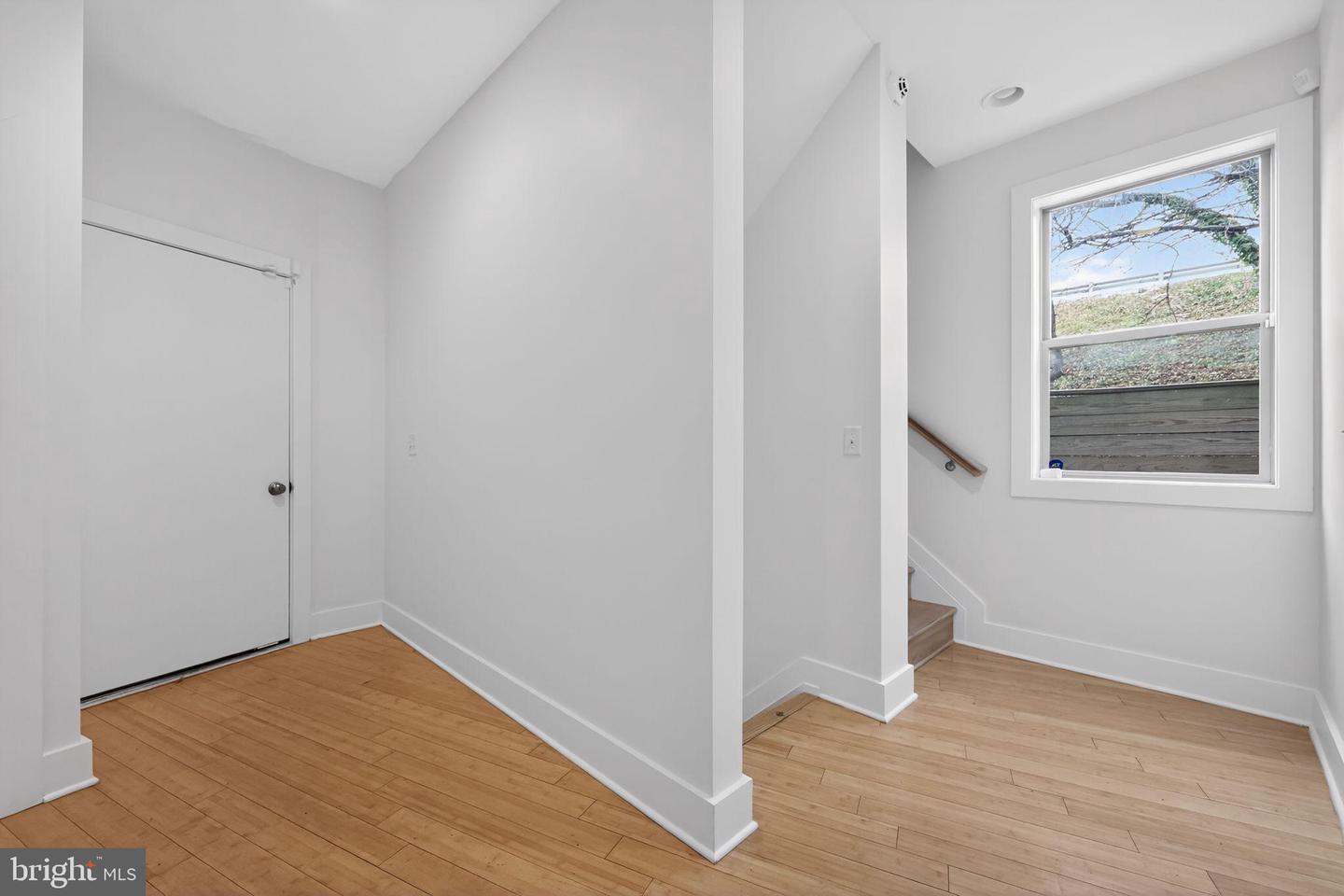 920 N Front St Property Photo 12