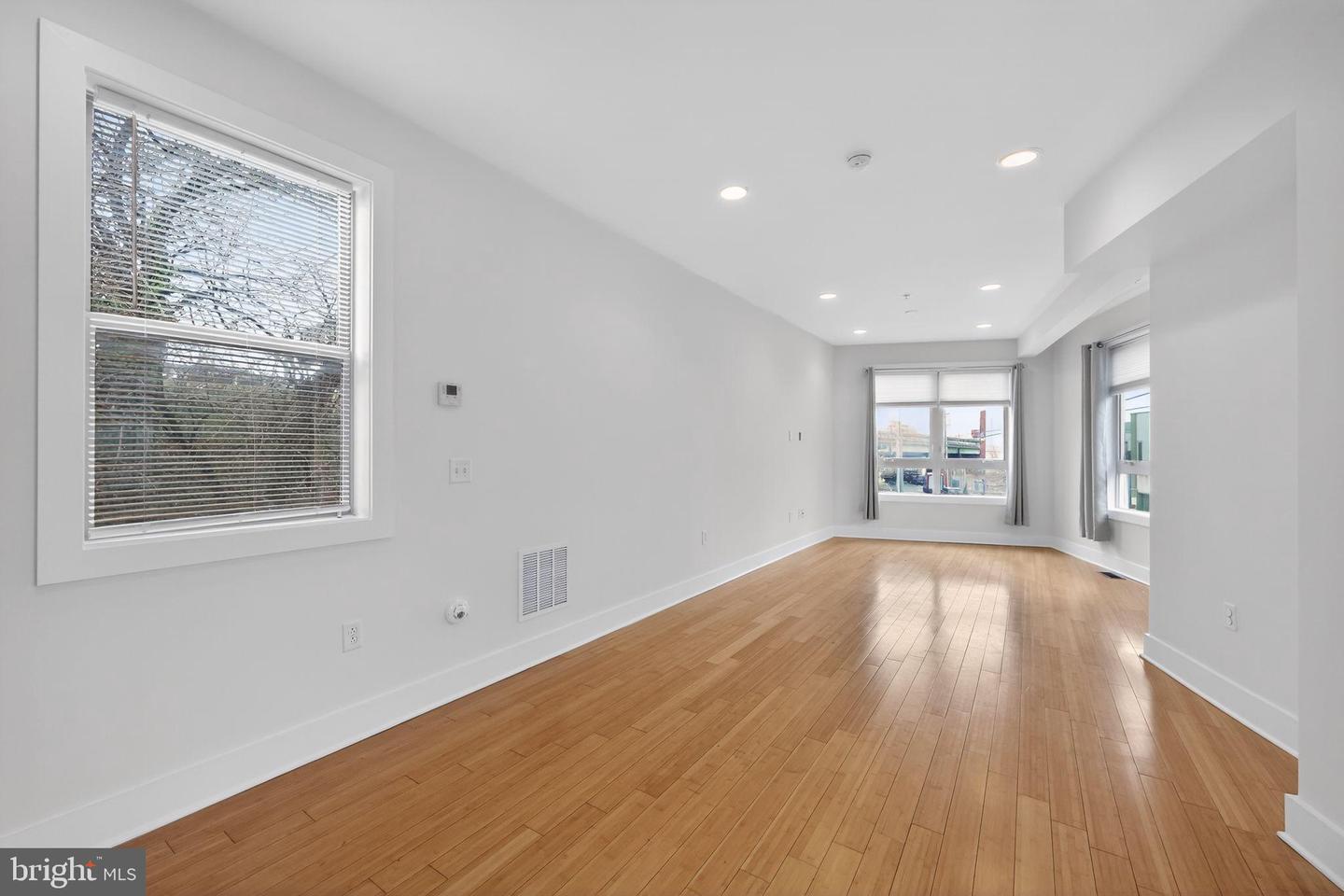 920 N Front St Property Photo 17