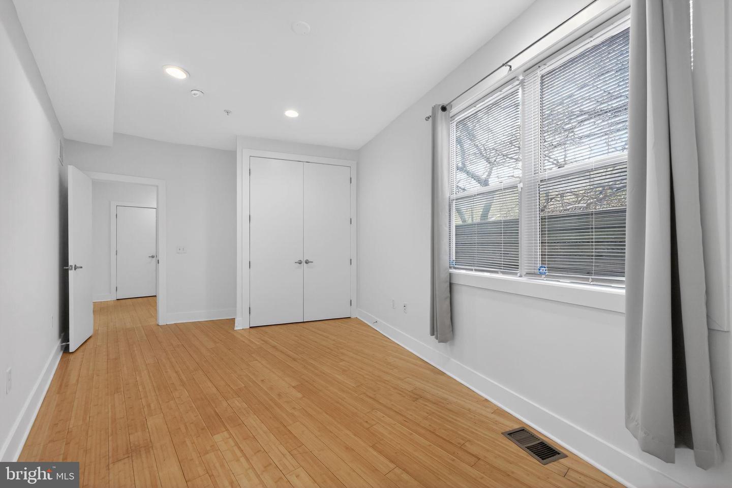 920 N Front St Property Photo 24