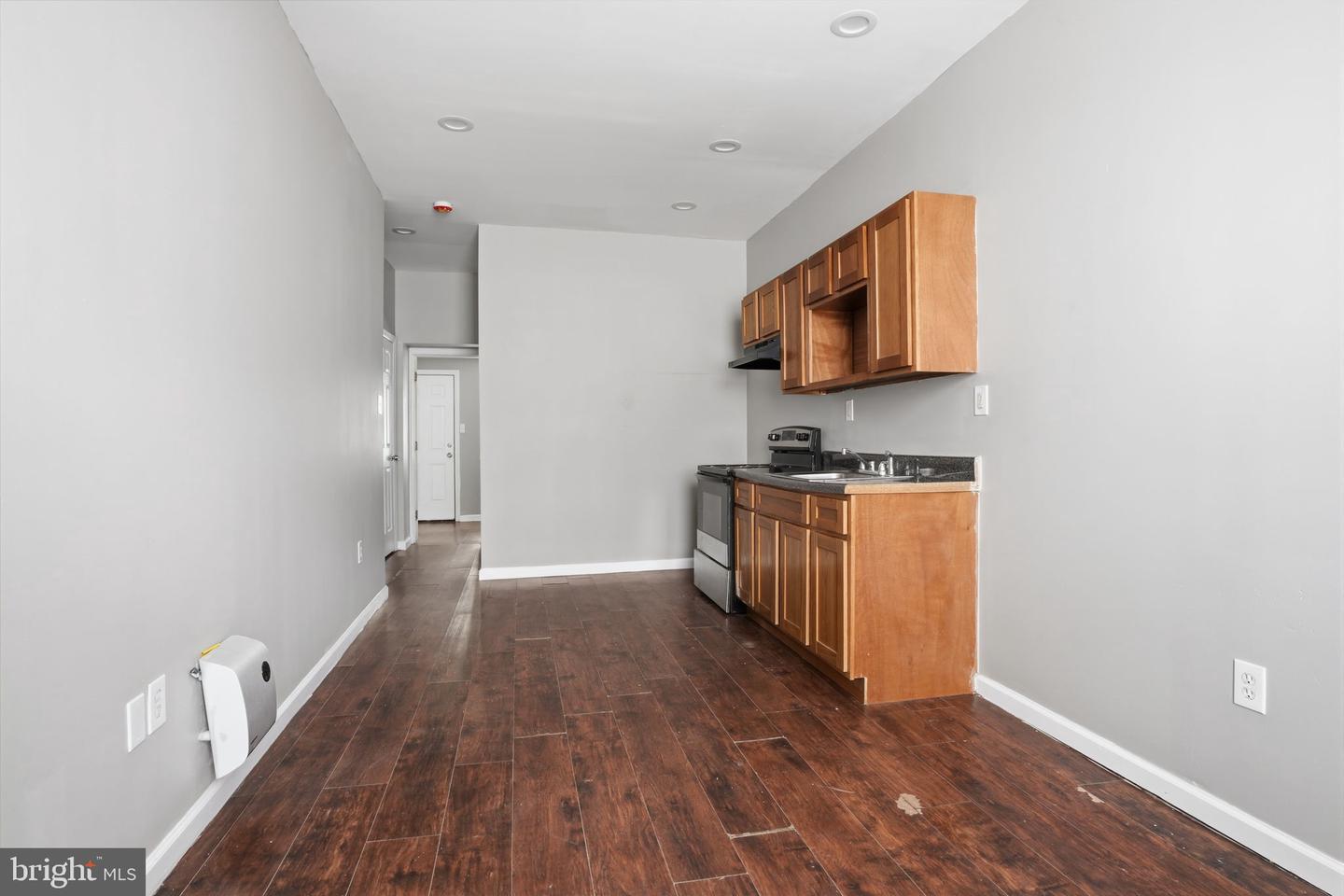 1864 E Cornwall St Property Photo 6