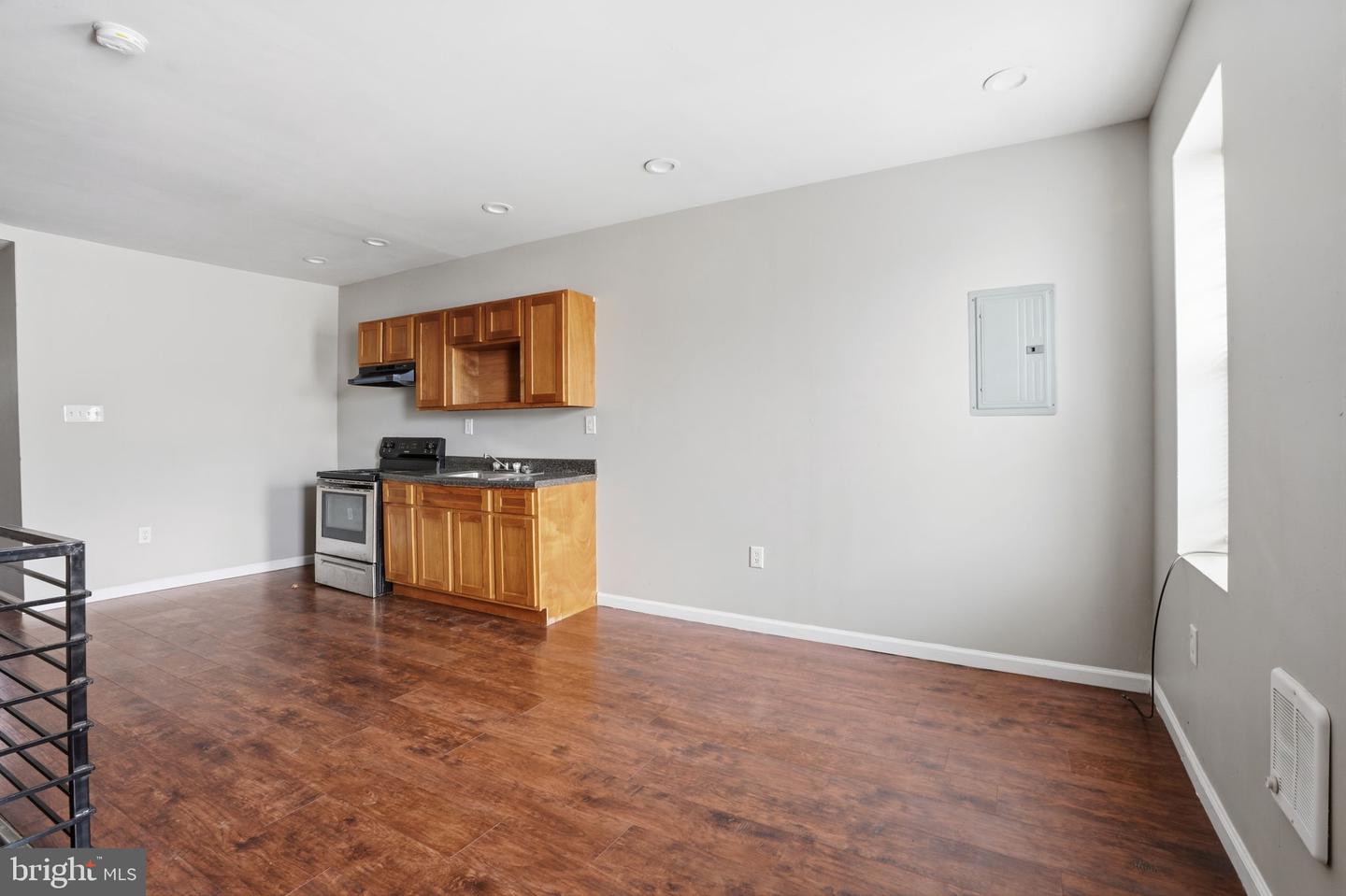 1864 E Cornwall St Property Photo 16