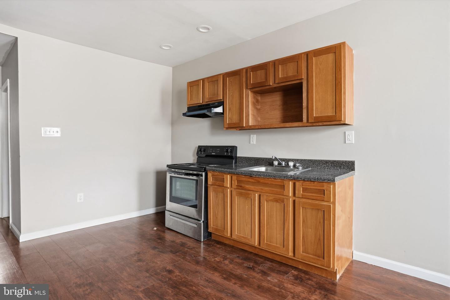 1864 E Cornwall St Property Photo 17