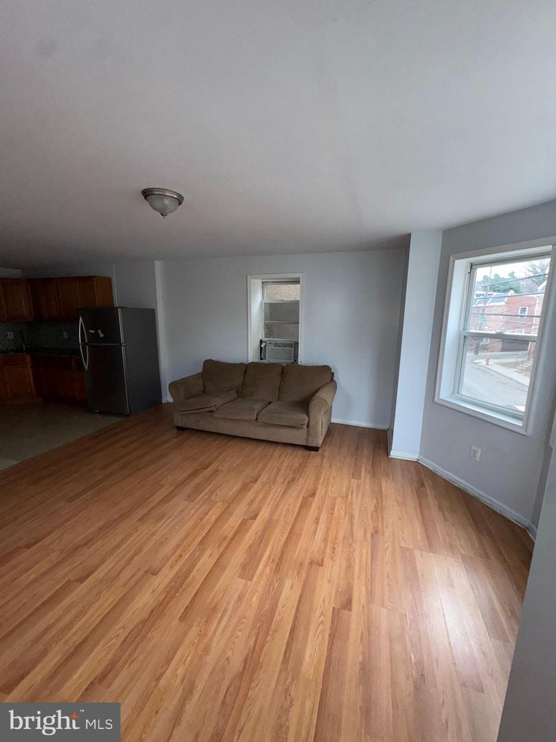 230 E Haines St #2nd Floor Property Photo 2