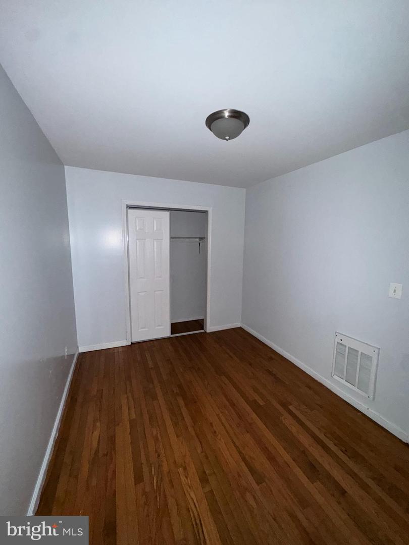 230 E Haines St #2nd Floor Property Photo 10