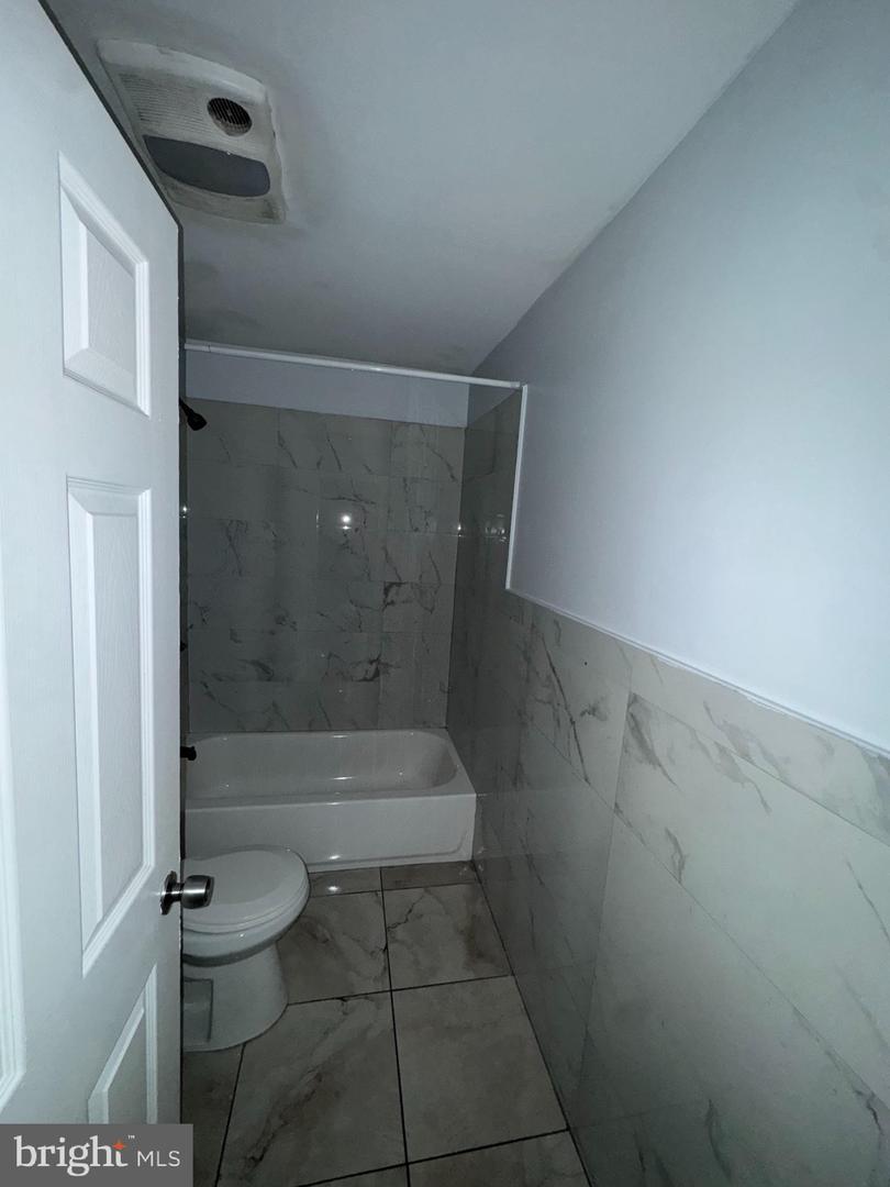230 E Haines St #2nd Floor Property Photo 12
