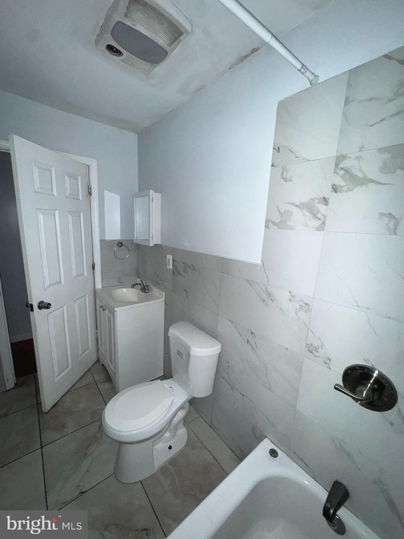 230 E Haines St #2nd Floor Property Photo 13