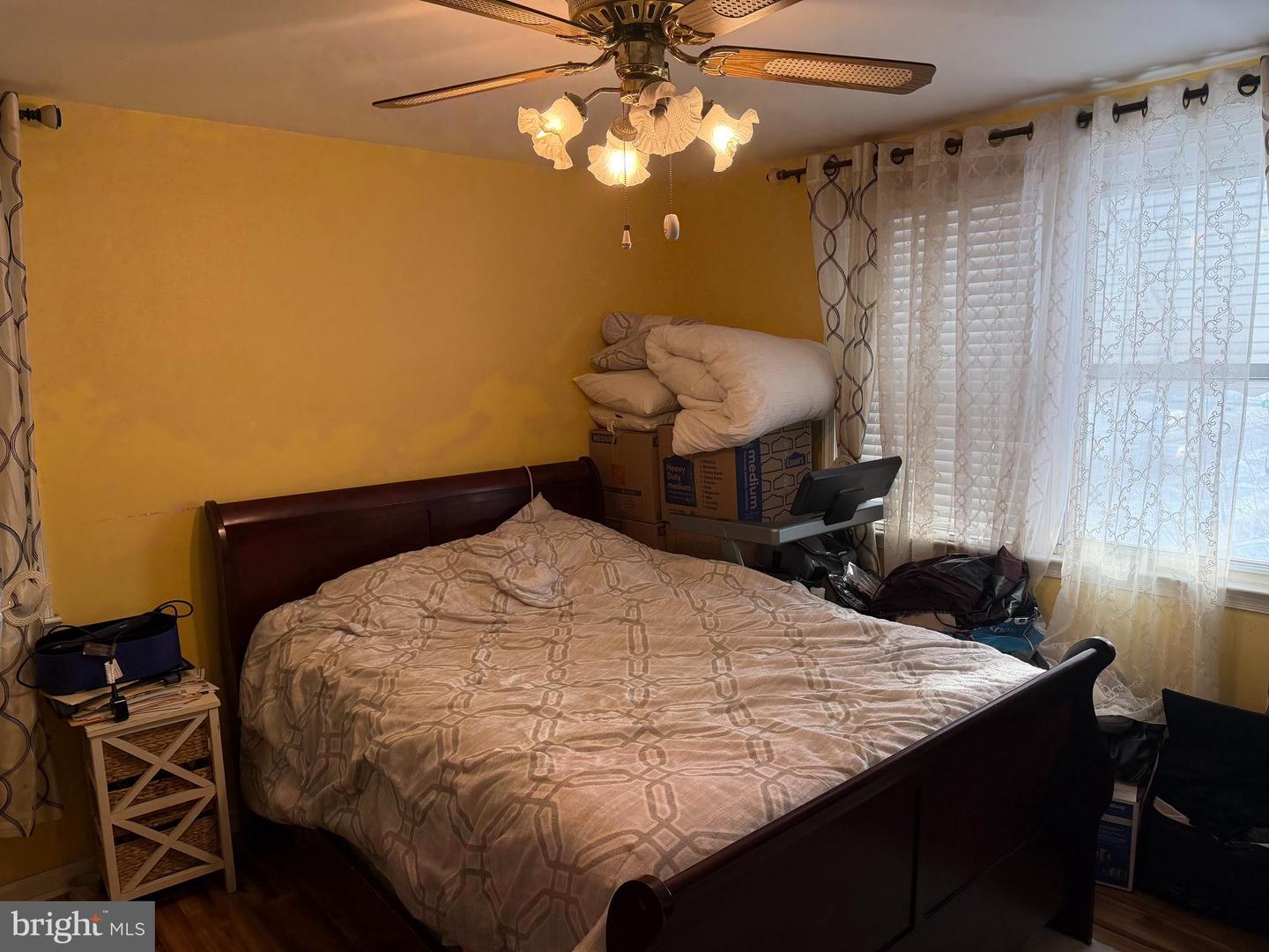 2843 Rawle St Property Photo 4