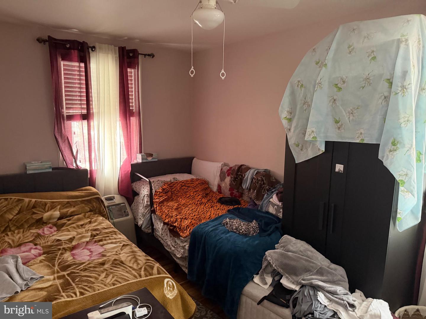 2843 Rawle St Property Photo 8