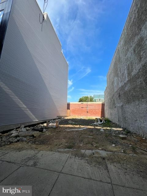 2254 N Front St Property Photo 1