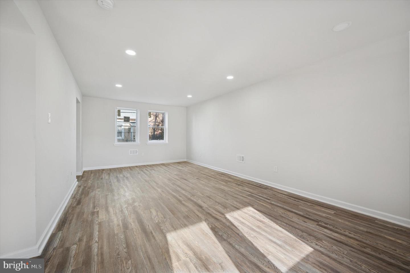 5611 Appletree St Property Photo 3