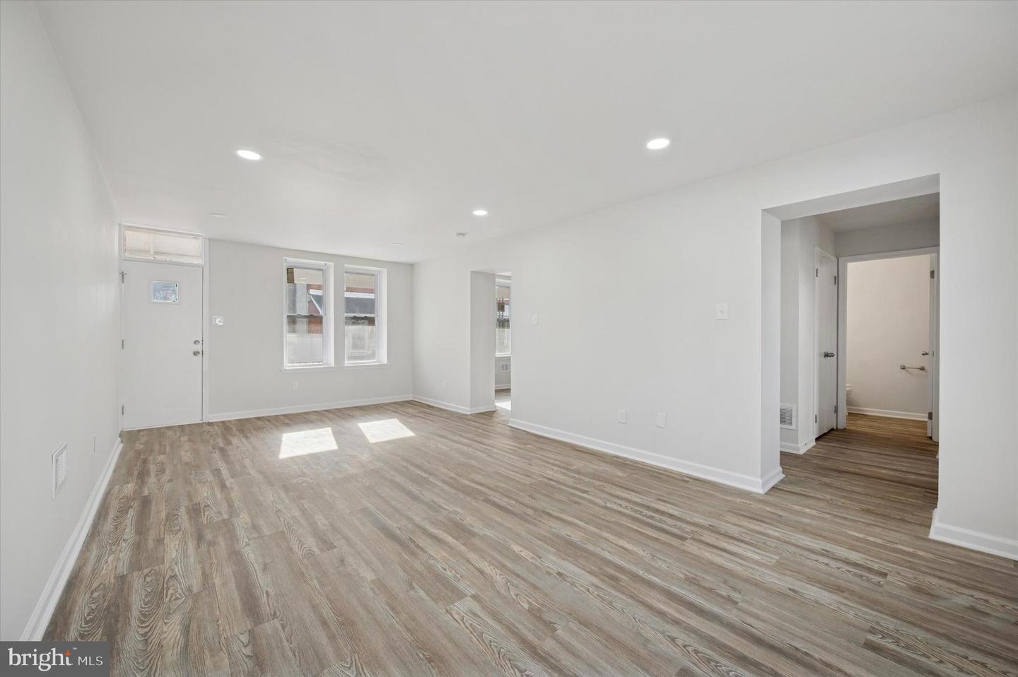 5611 Appletree St Property Photo 4