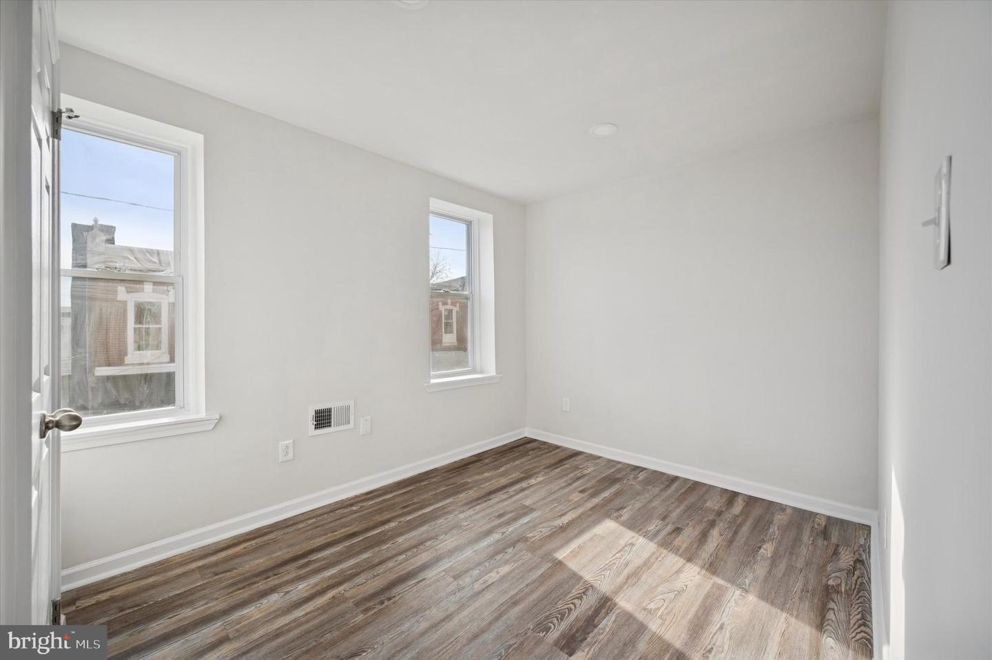 5611 Appletree St Property Photo 10