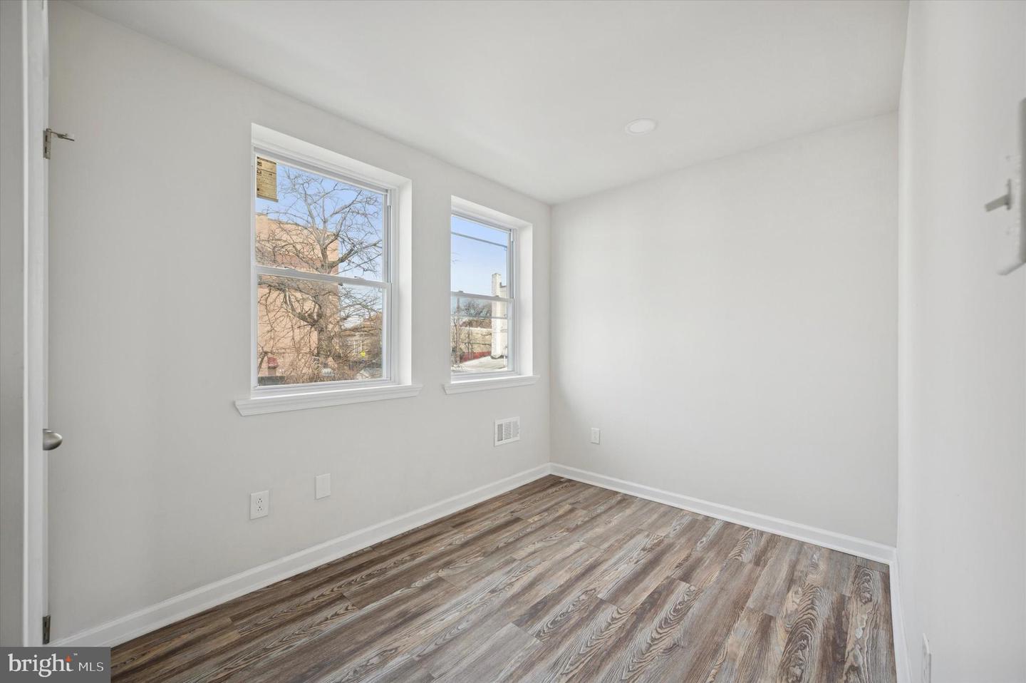 5611 Appletree St Property Photo 12