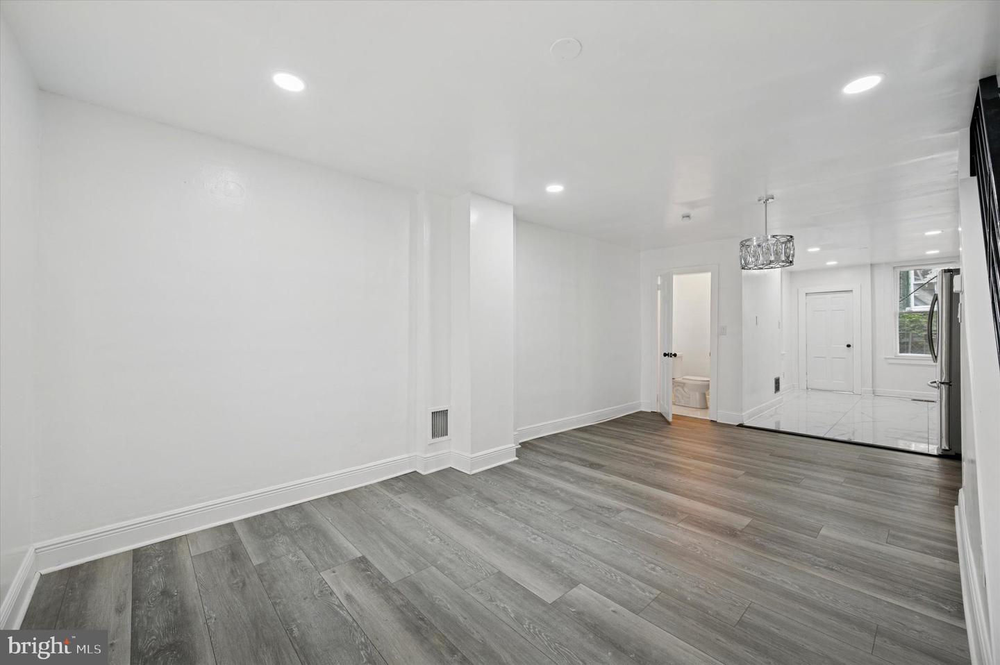 5535 Ardleigh St Property Photo 4