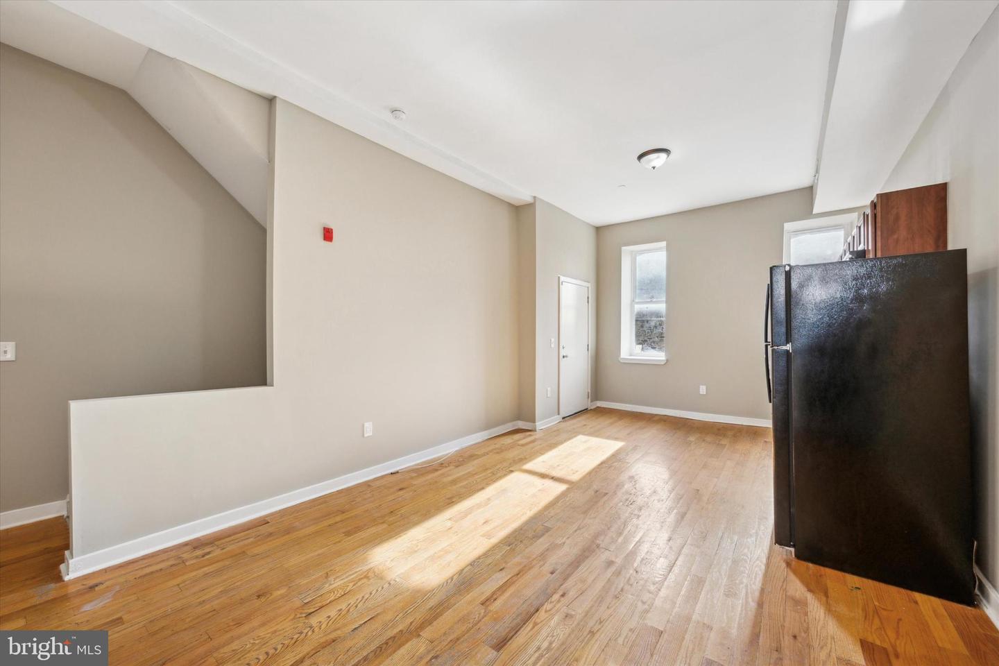 2439 N College Ave Property Photo 10
