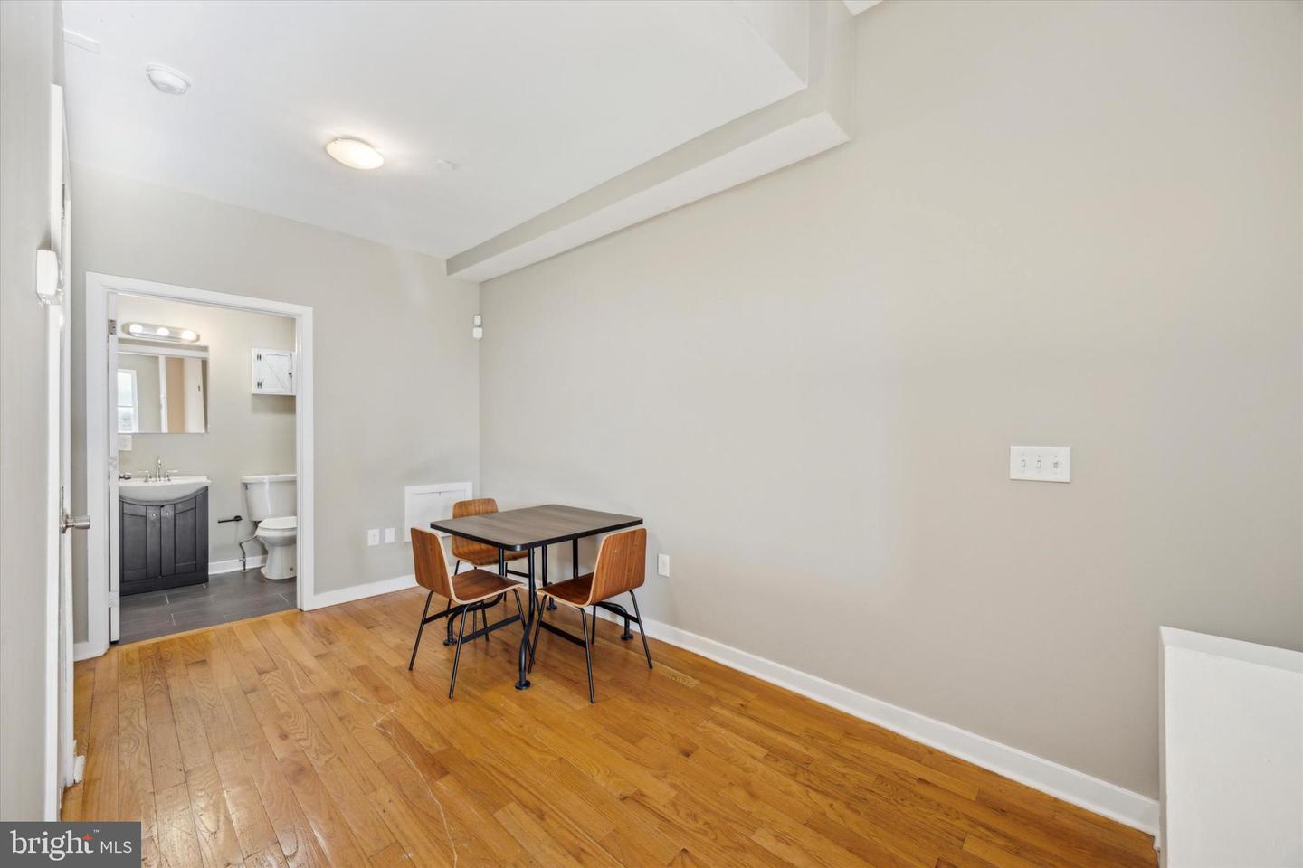 2439 N College Ave Property Photo 11