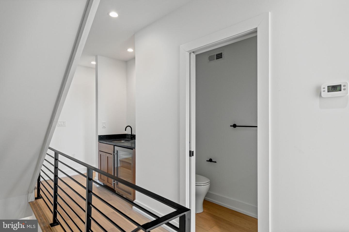 706 Latona St #i Property Photo 22