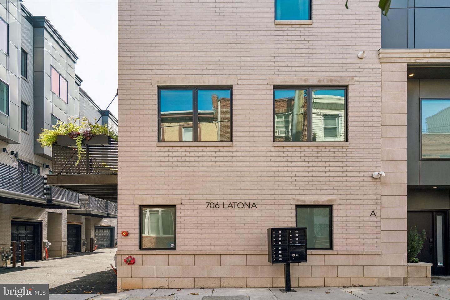 706 Latona St #g Property Photo 2