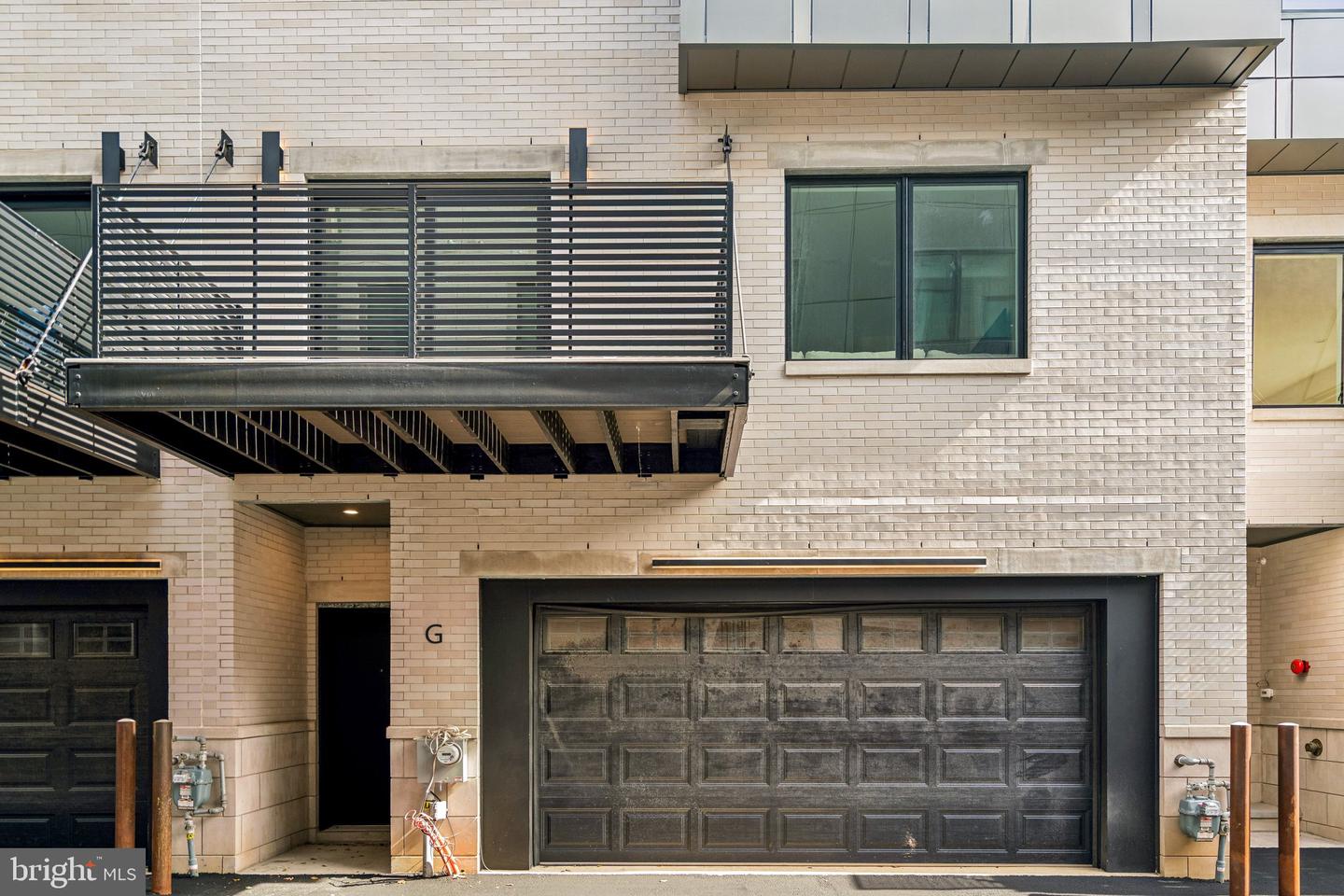 706 Latona St #g Property Photo 4