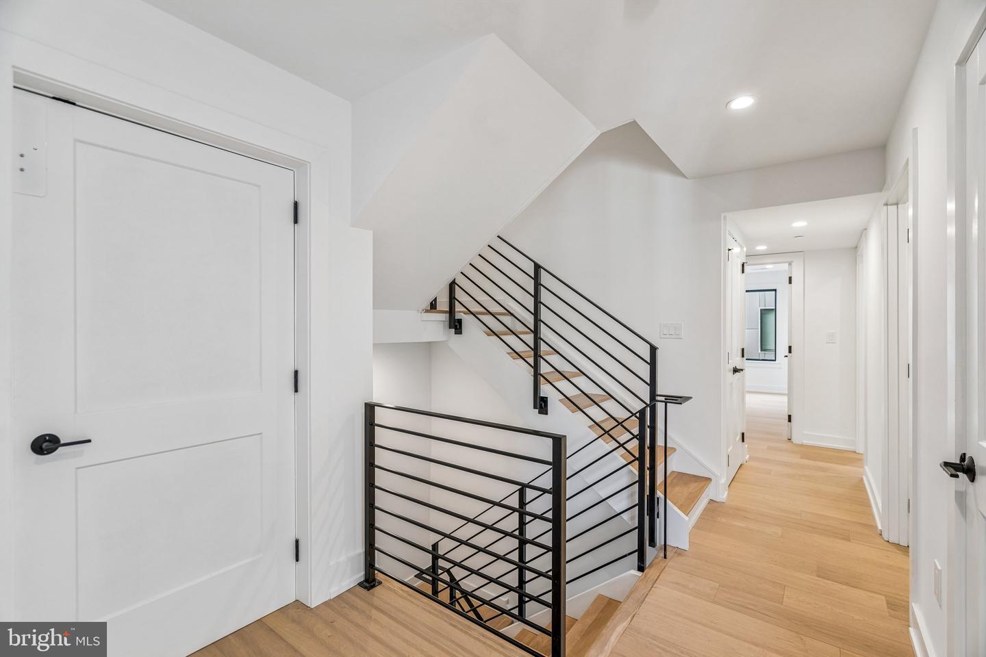 706 Latona St #g Property Photo 22