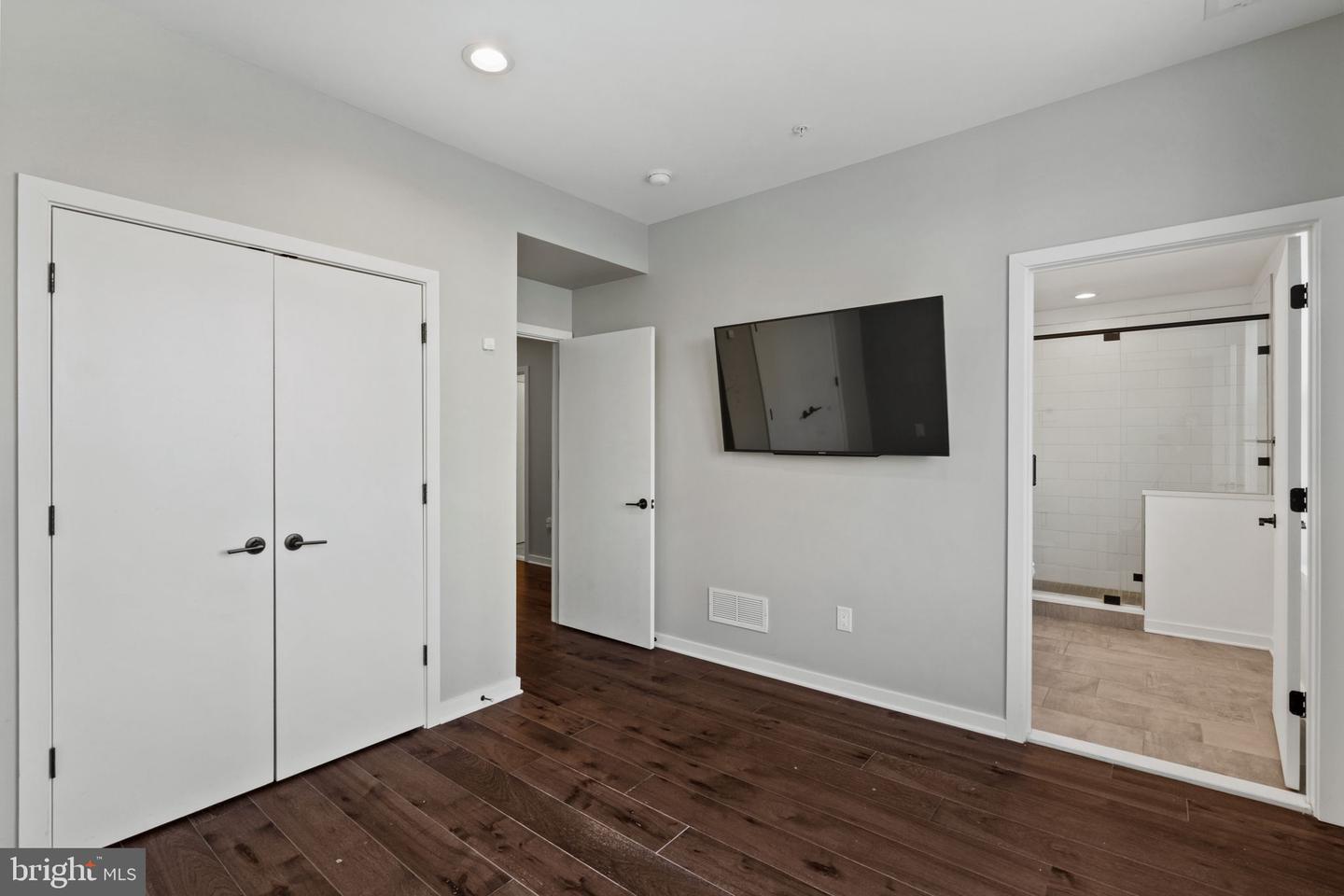3200 Parkview Walk Property Photo 23