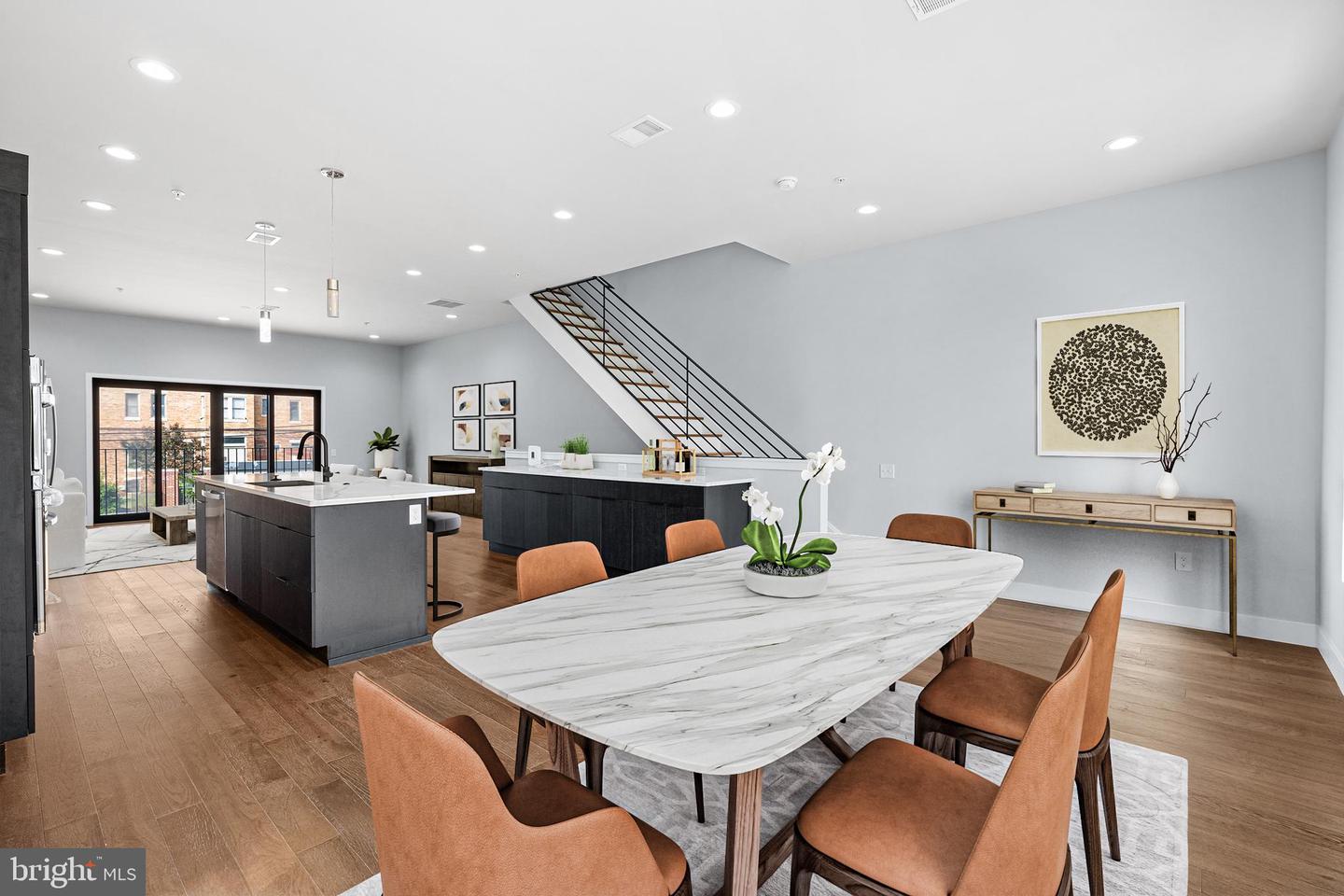 3145 W MONTGOMERY AVE