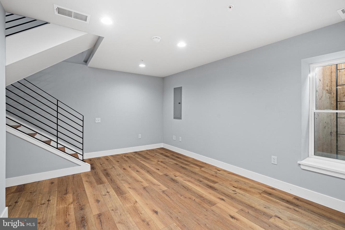 3145 W Montgomery Ave Property Photo 17