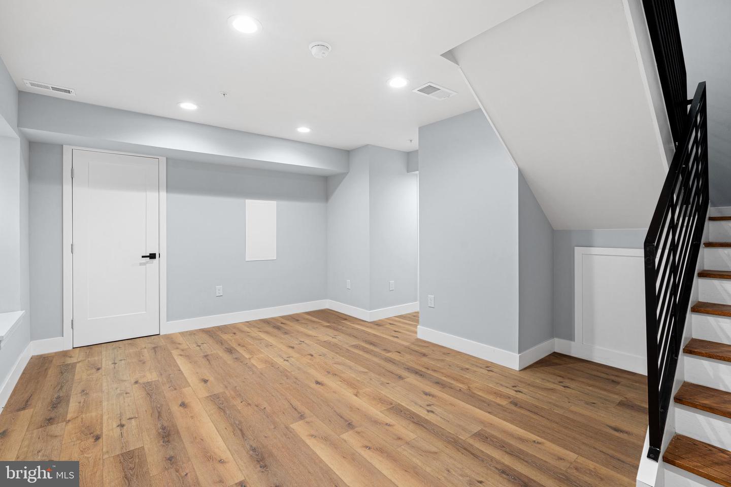 3145 W Montgomery Ave Property Photo 18