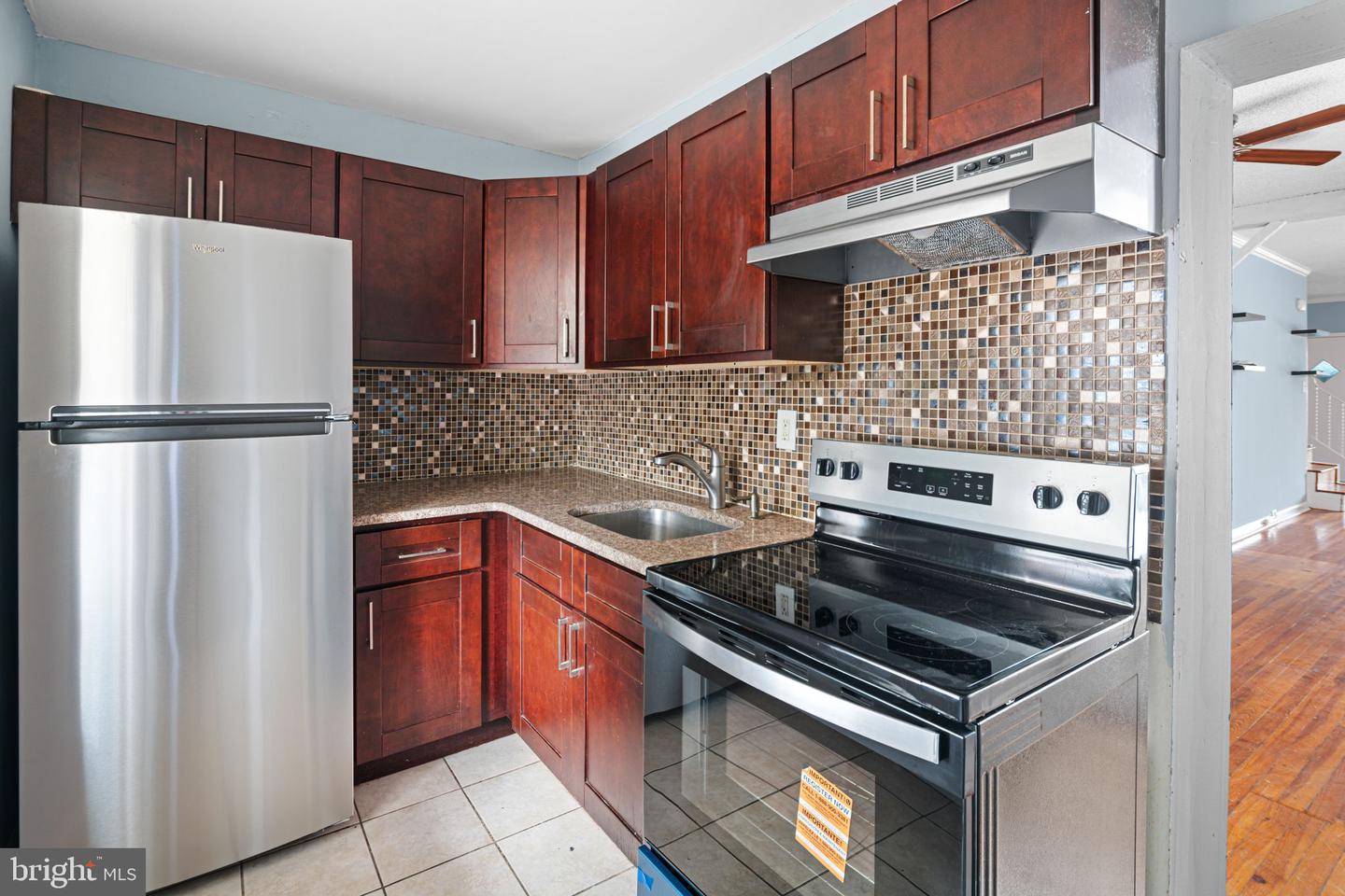 4606 Benner St Property Photo 4