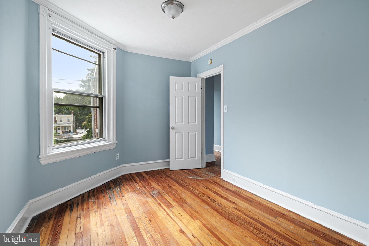 4606 Benner St Property Photo 8