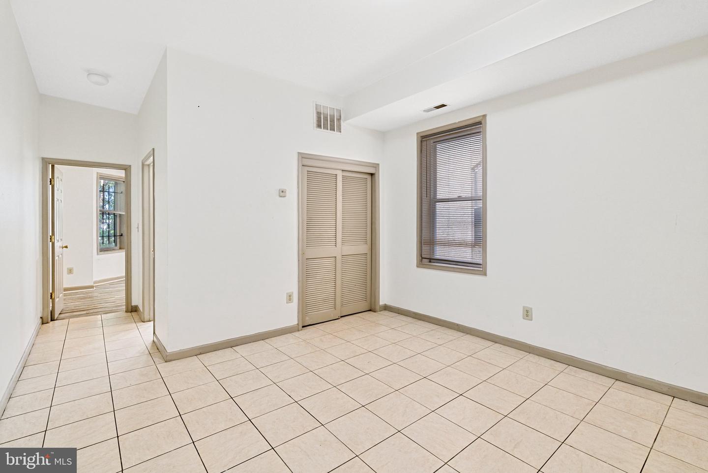 1621 W Diamond St Property Photo 3
