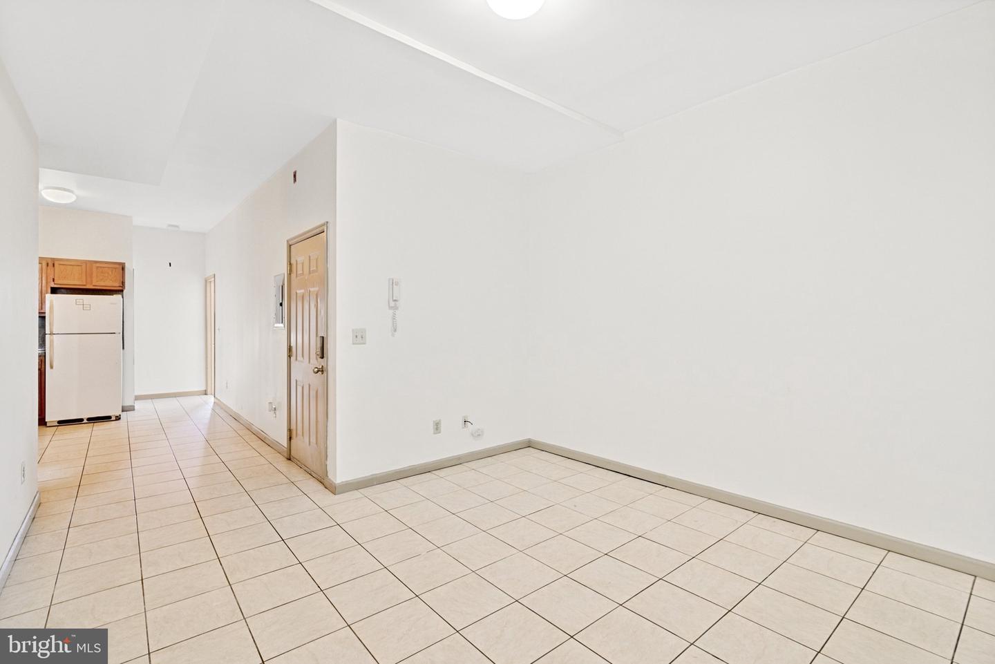 1621 W Diamond St Property Photo 4