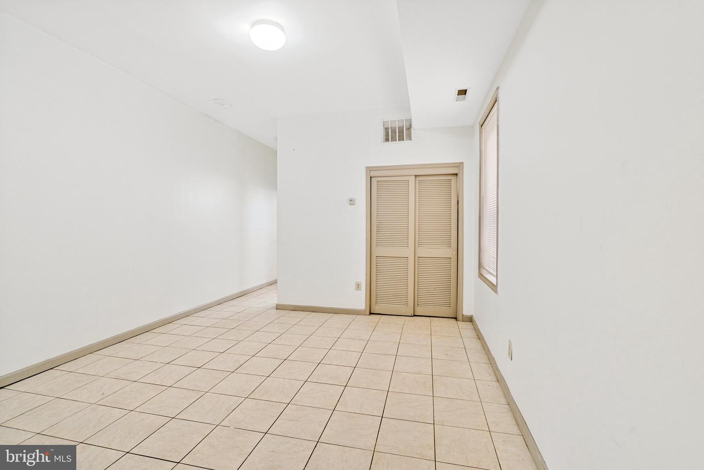 1621 W Diamond St Property Photo 5