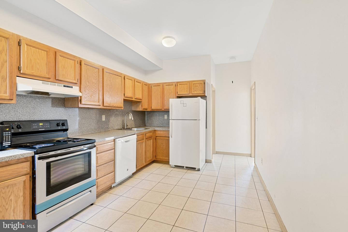 1621 W Diamond St Property Photo 7