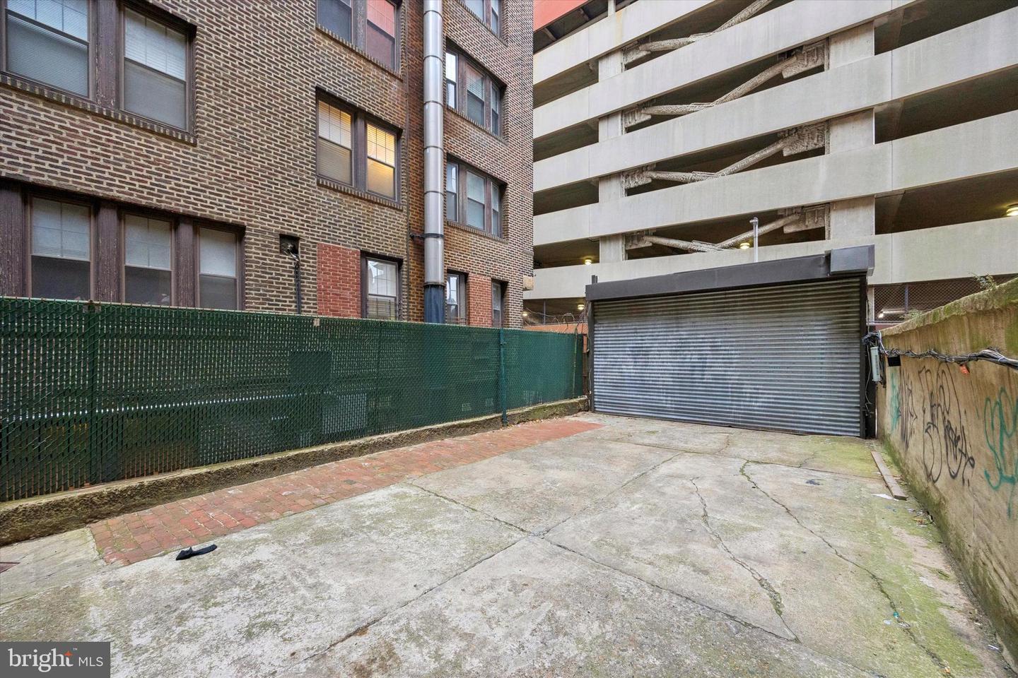 1325 Spruce St Property Photo 49
