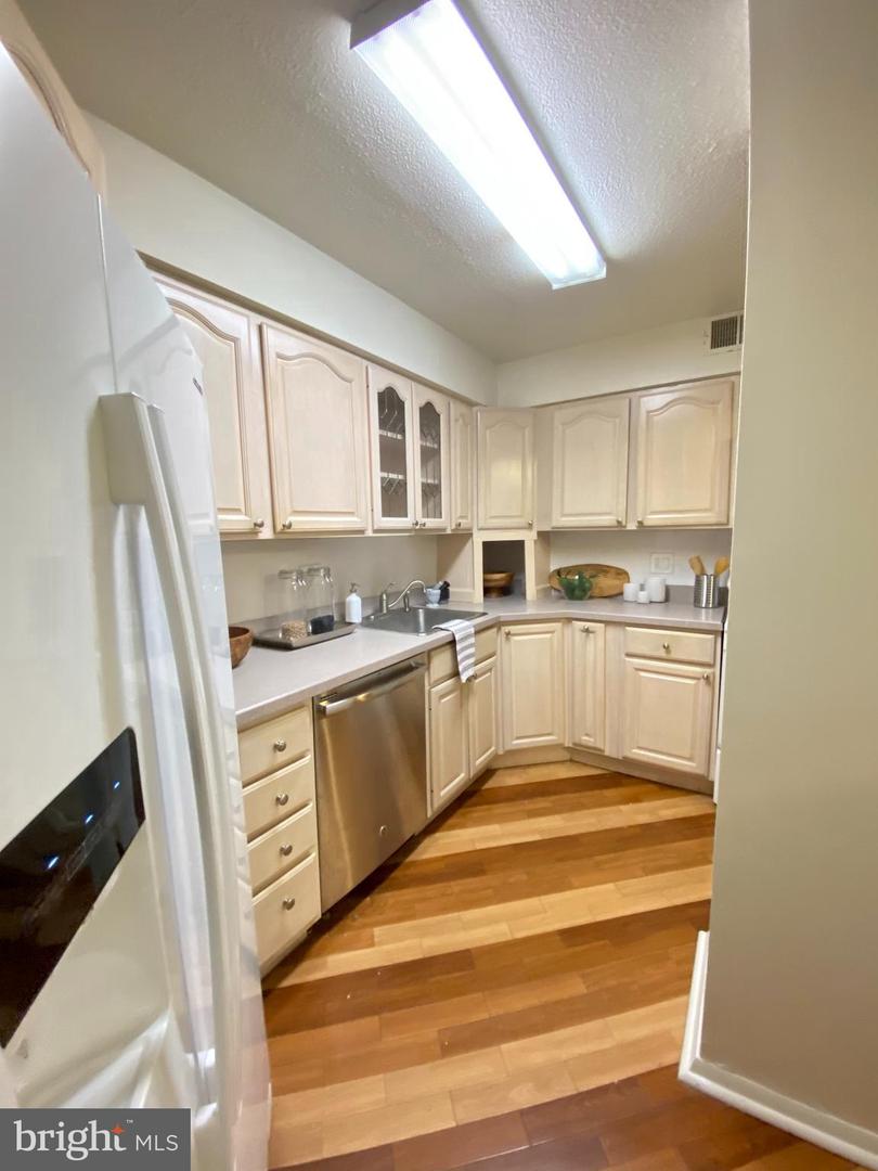 1420 Locust St #7d Property Photo 8