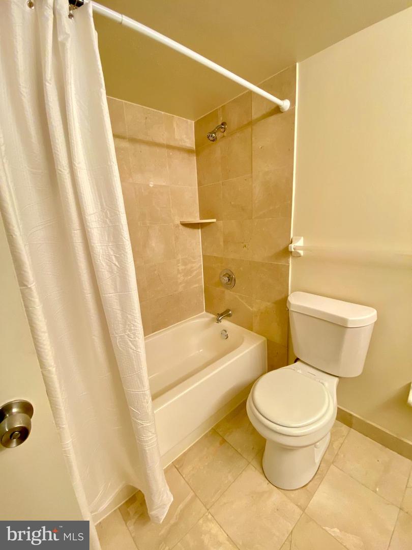 1420 Locust St #7d Property Photo 19