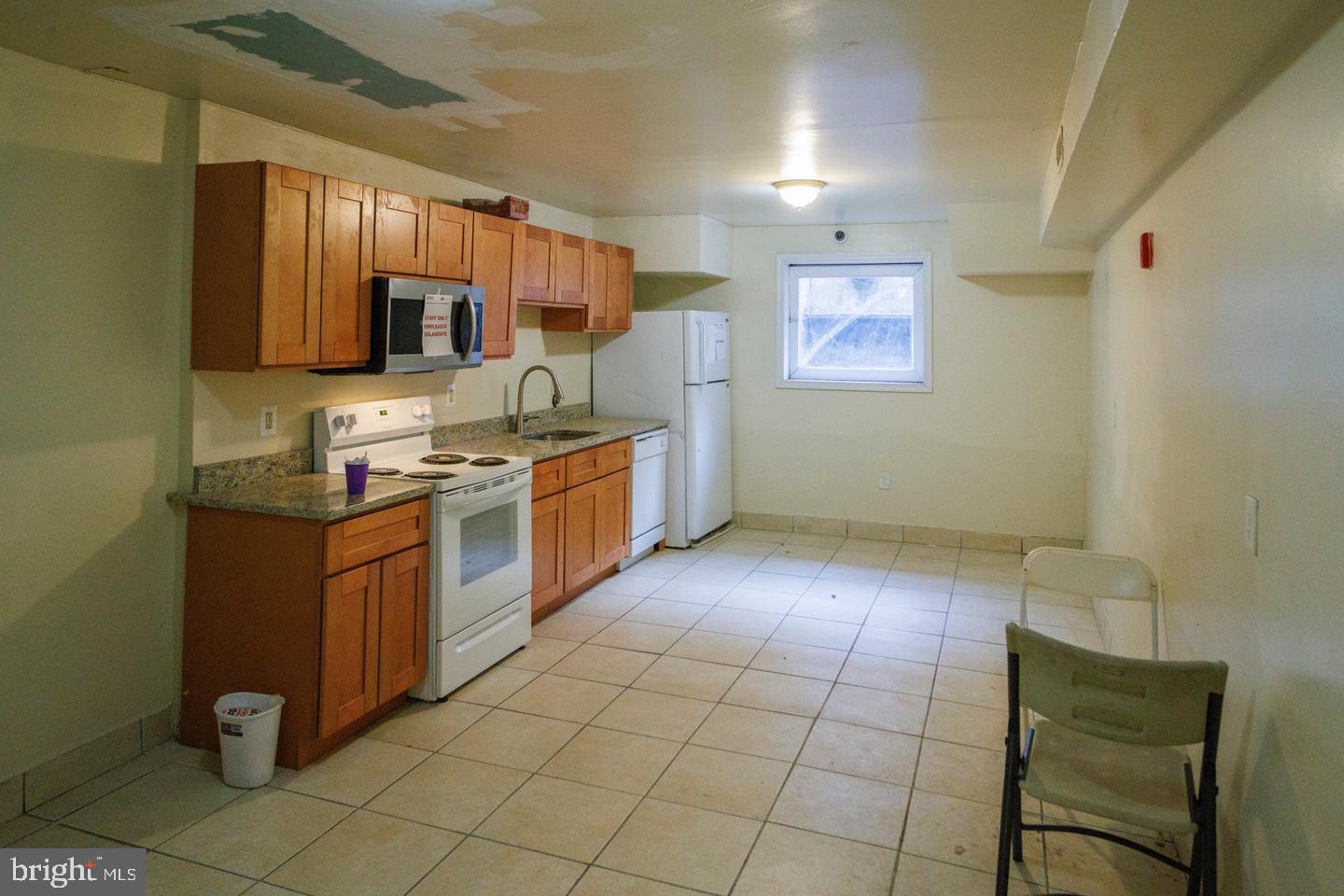 1609 W Susquehanna Ave Property Photo 2