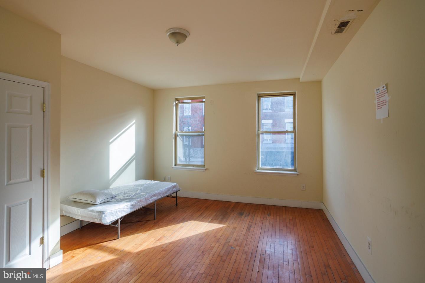 1609 W Susquehanna Ave Property Photo 6