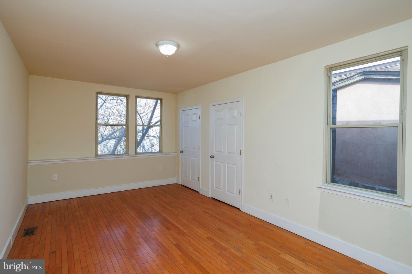 1609 W Susquehanna Ave Property Photo 8