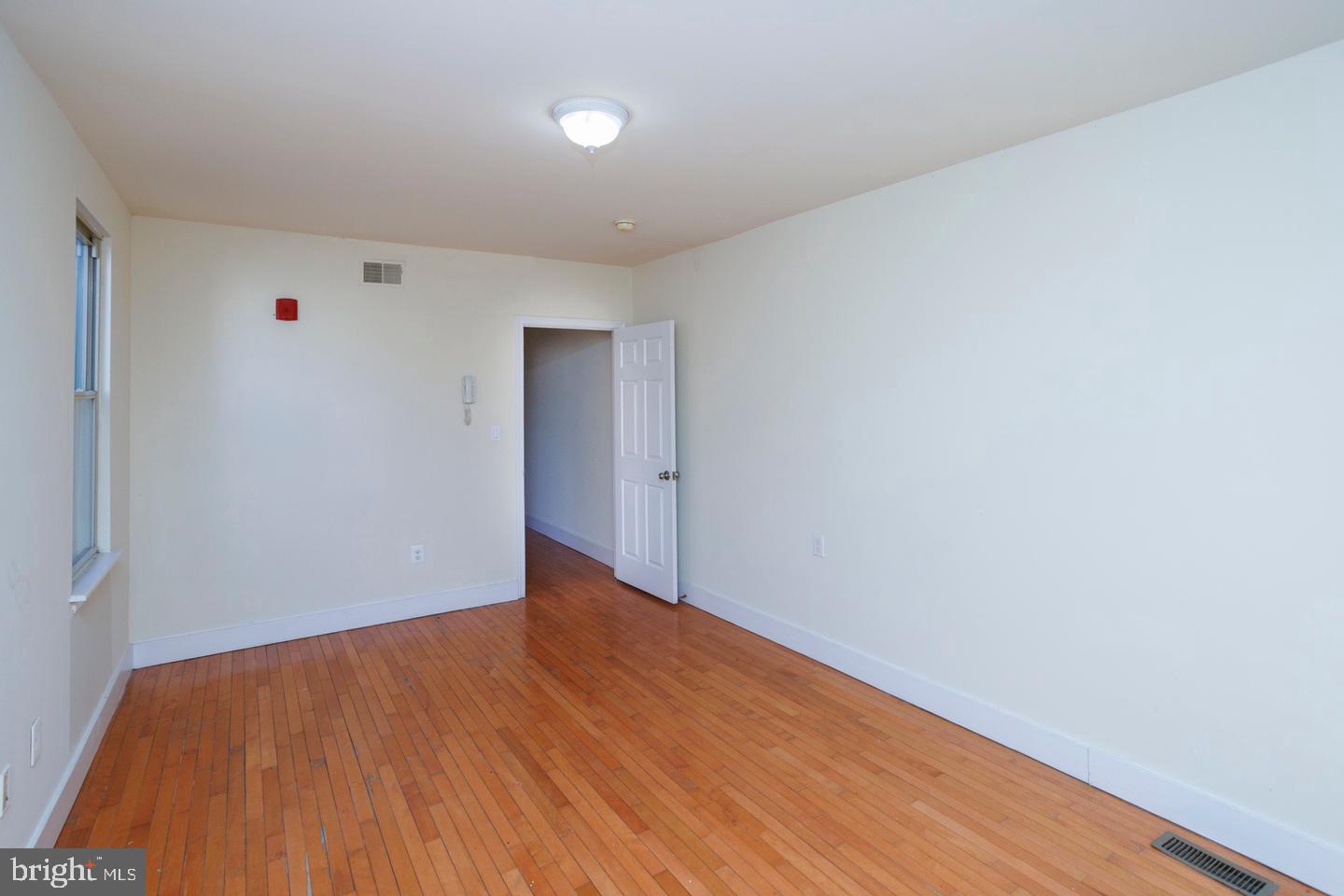 1609 W Susquehanna Ave Property Photo 9