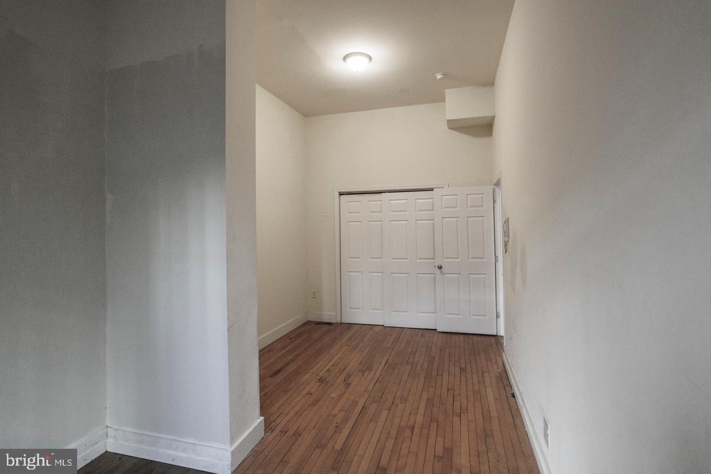 1609 W Susquehanna Ave Property Photo 11