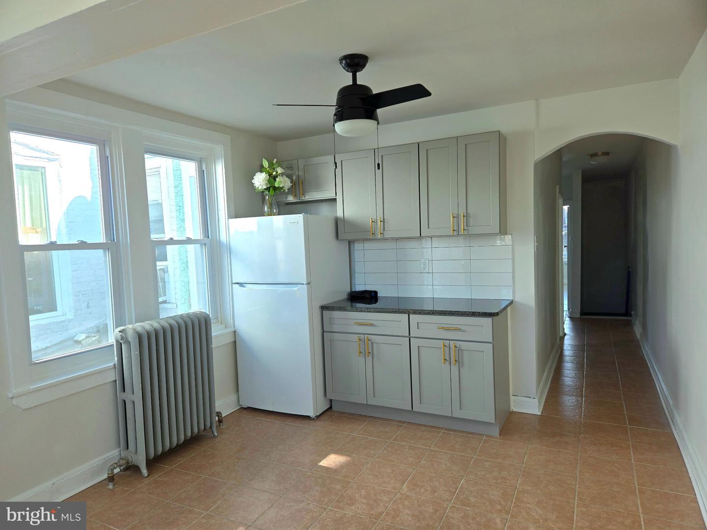 433 W CHEW AVE Property Photo 1