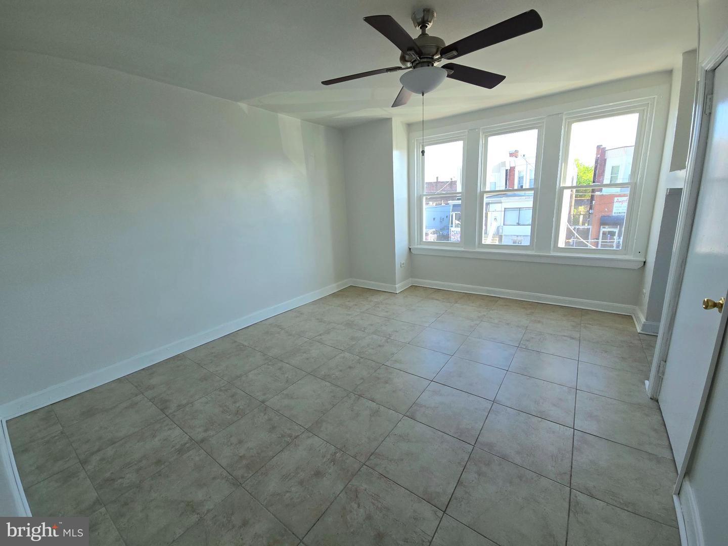 433 W Chew Ave Property Photo 3