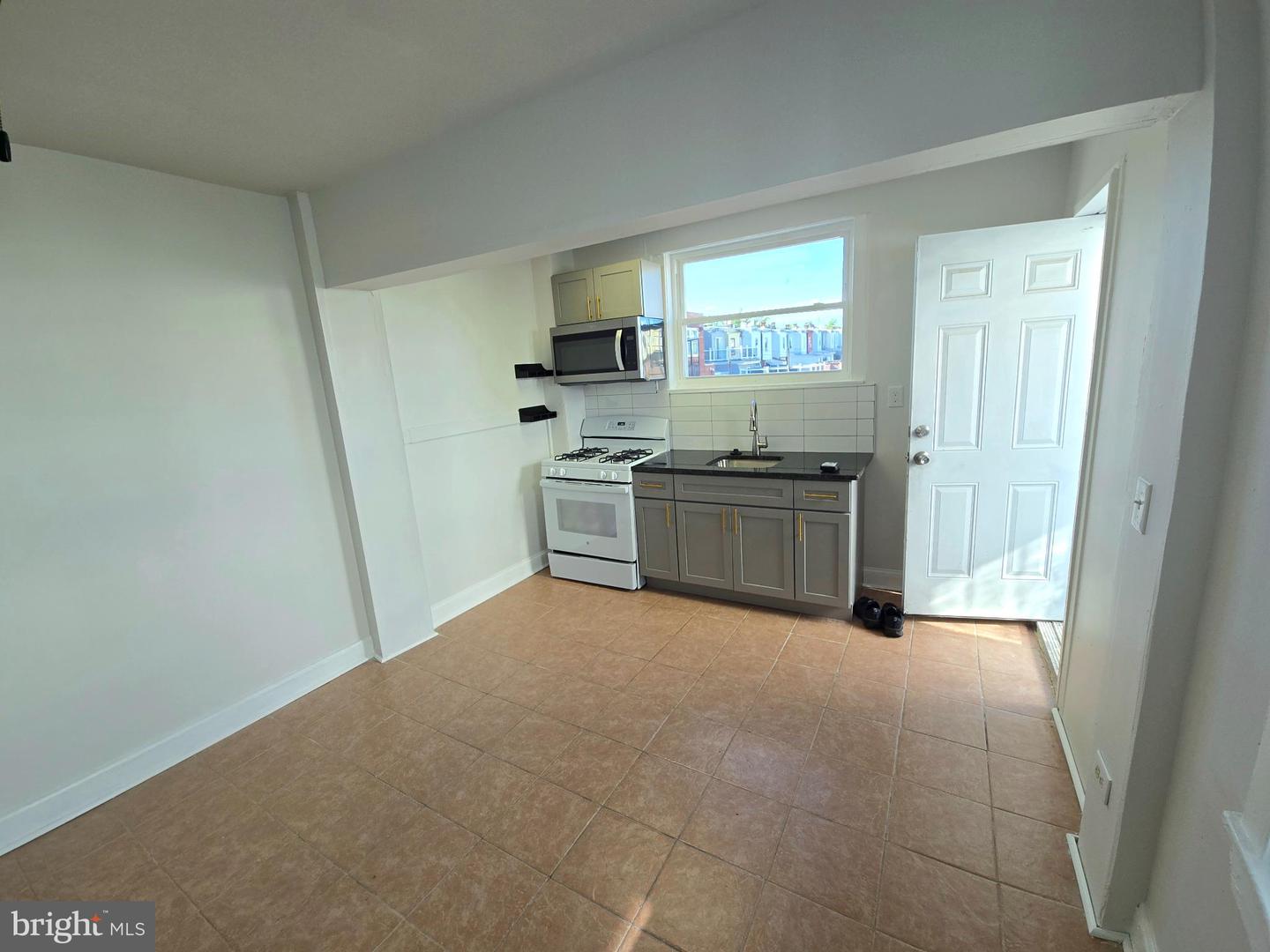 433 W Chew Ave Property Photo 6