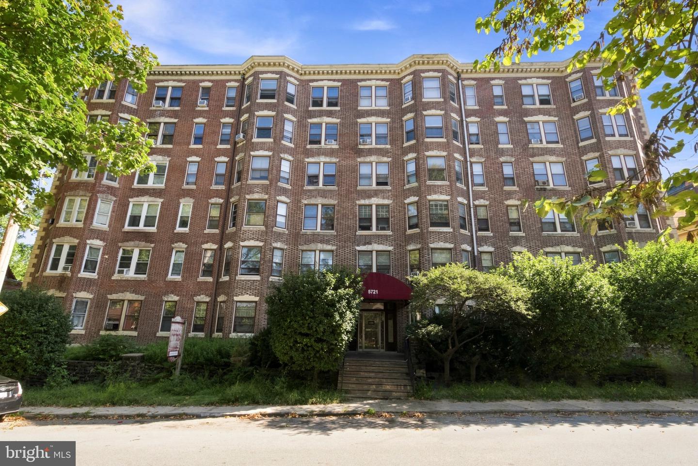 5721-45 Morris St #305 Property Photo 3