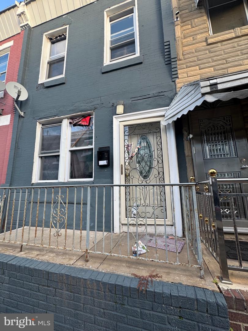 2427 N Gratz St Property Photo 1