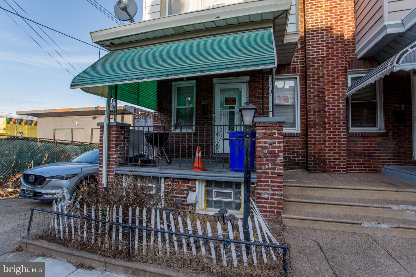 1711 S Ruby St Property Photo 1